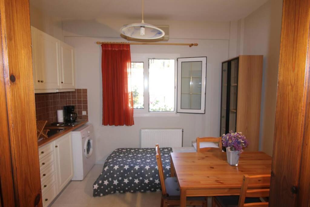 Cozy Apartment In The Heart Of The Town 阿尔戈斯托利翁 外观 照片