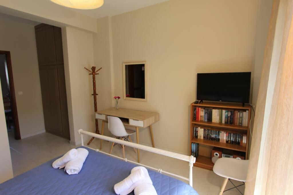 Cozy Apartment In The Heart Of The Town 阿尔戈斯托利翁 外观 照片