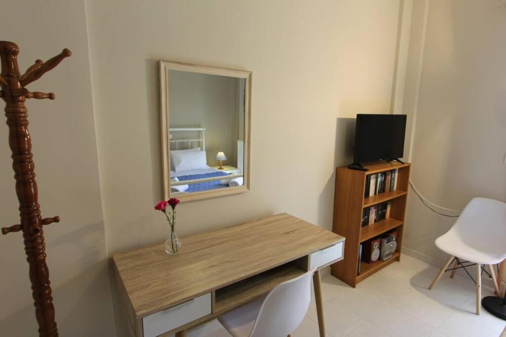 Cozy Apartment In The Heart Of The Town 阿尔戈斯托利翁 外观 照片