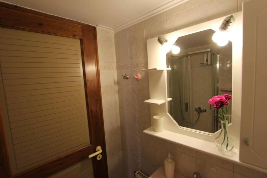 Cozy Apartment In The Heart Of The Town 阿尔戈斯托利翁 外观 照片