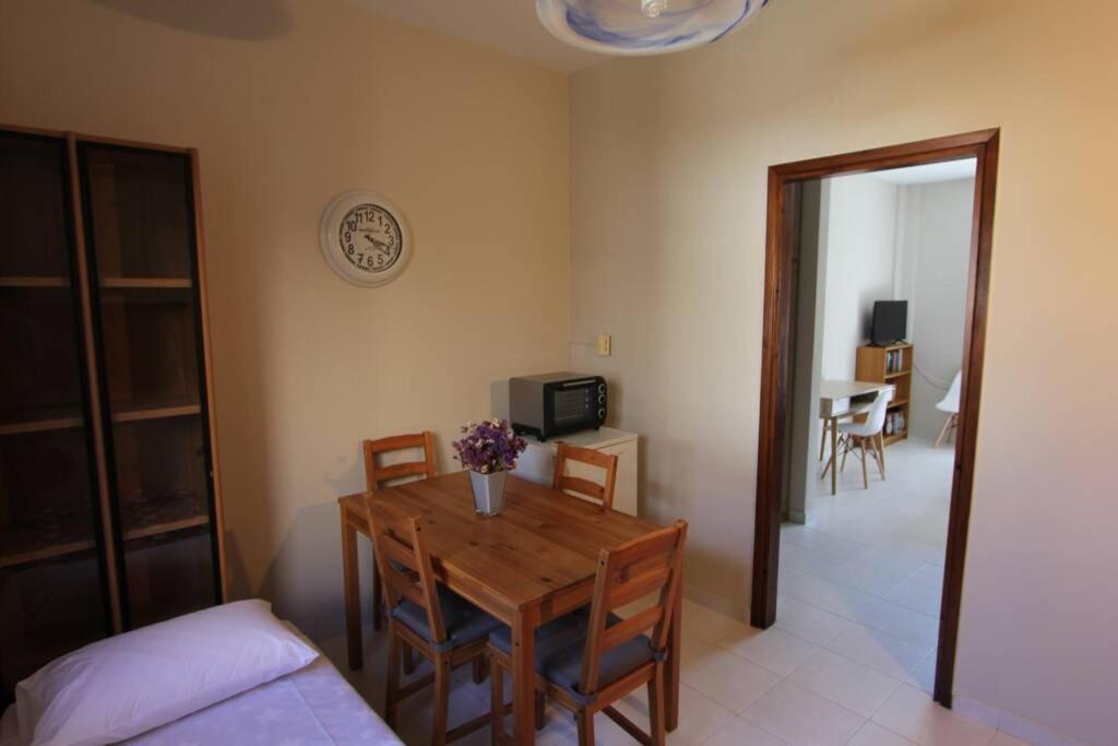 Cozy Apartment In The Heart Of The Town 阿尔戈斯托利翁 外观 照片
